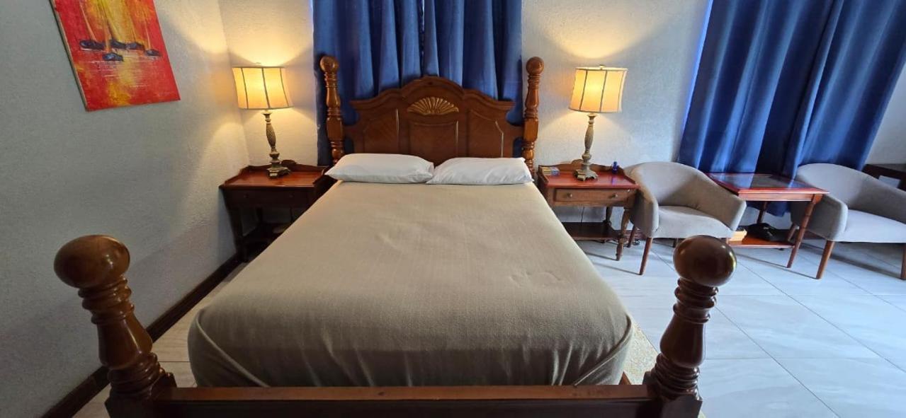 Tuquil-Ha Bed and Breakfast Ladyville Exteriör bild